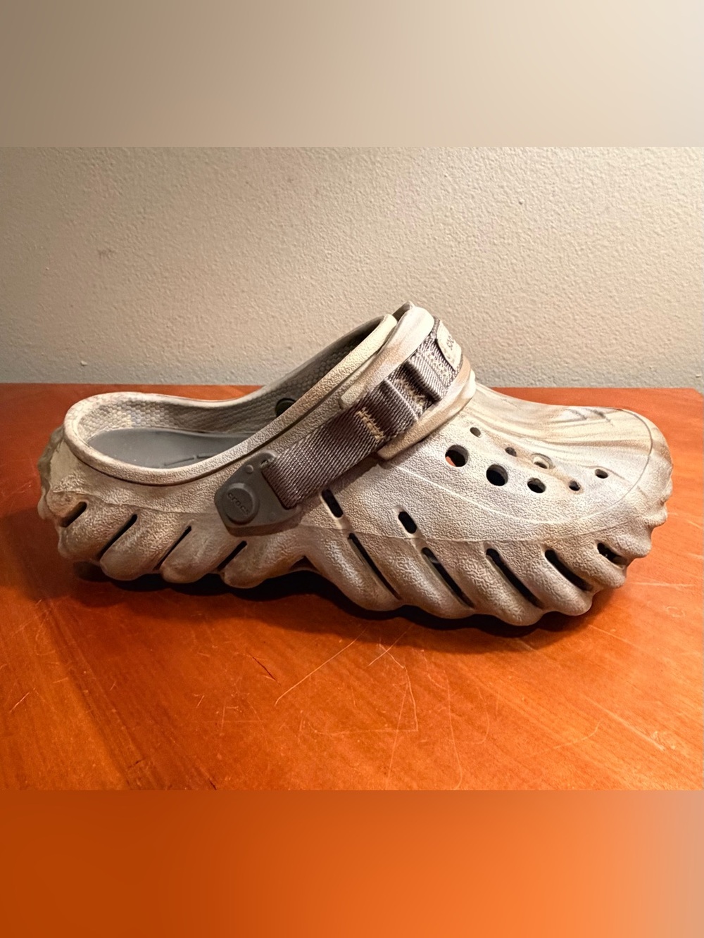 Crocs Marbled Echo Clogs
